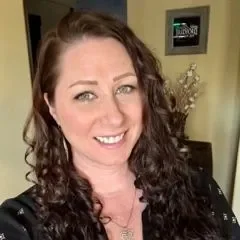 Kristen-Bradford---Office-Manager--281-29-264w